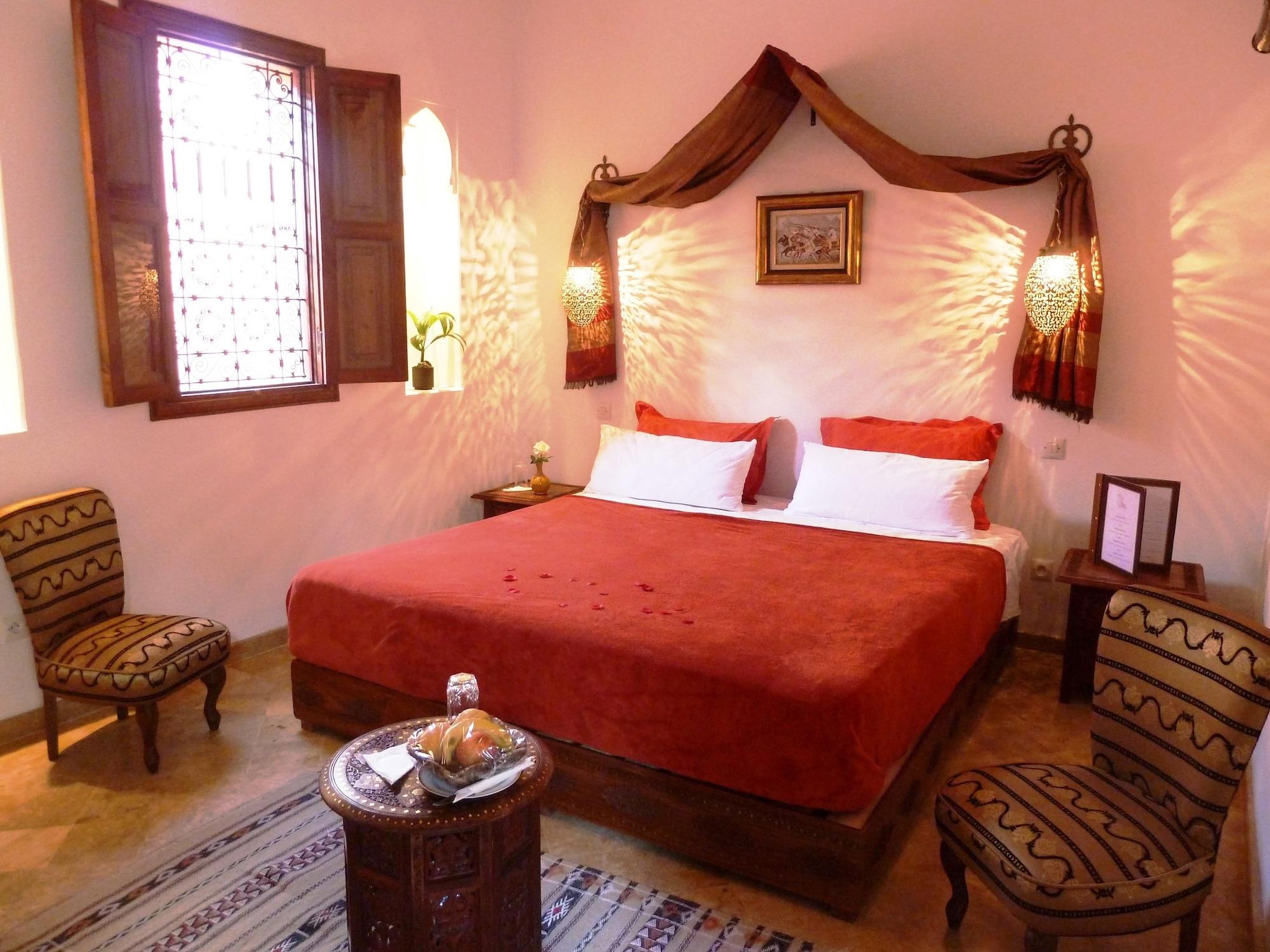 Riad Viva Marrákes Kültér fotó A bedroom in a Moroccan riad