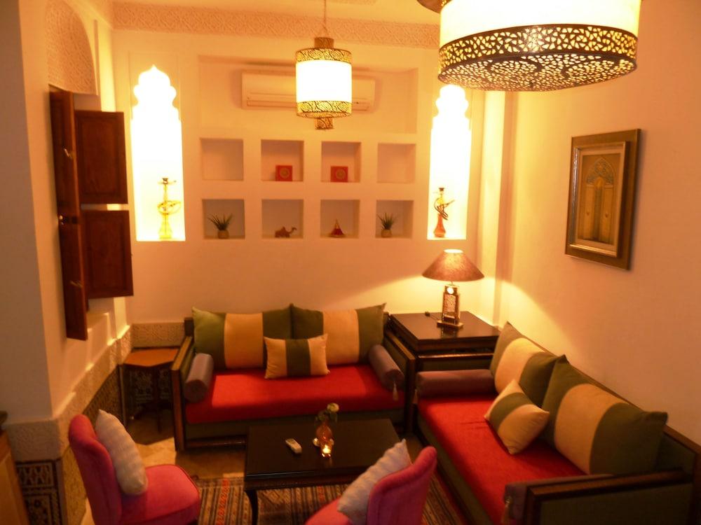 Riad Viva Marrákes Kültér fotó A Moroccan living room