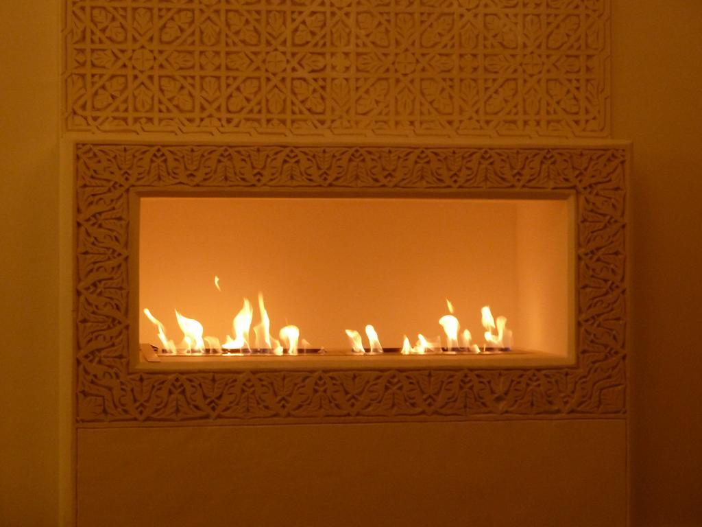 Riad Viva Marrákes Kültér fotó A fireplace in the palace