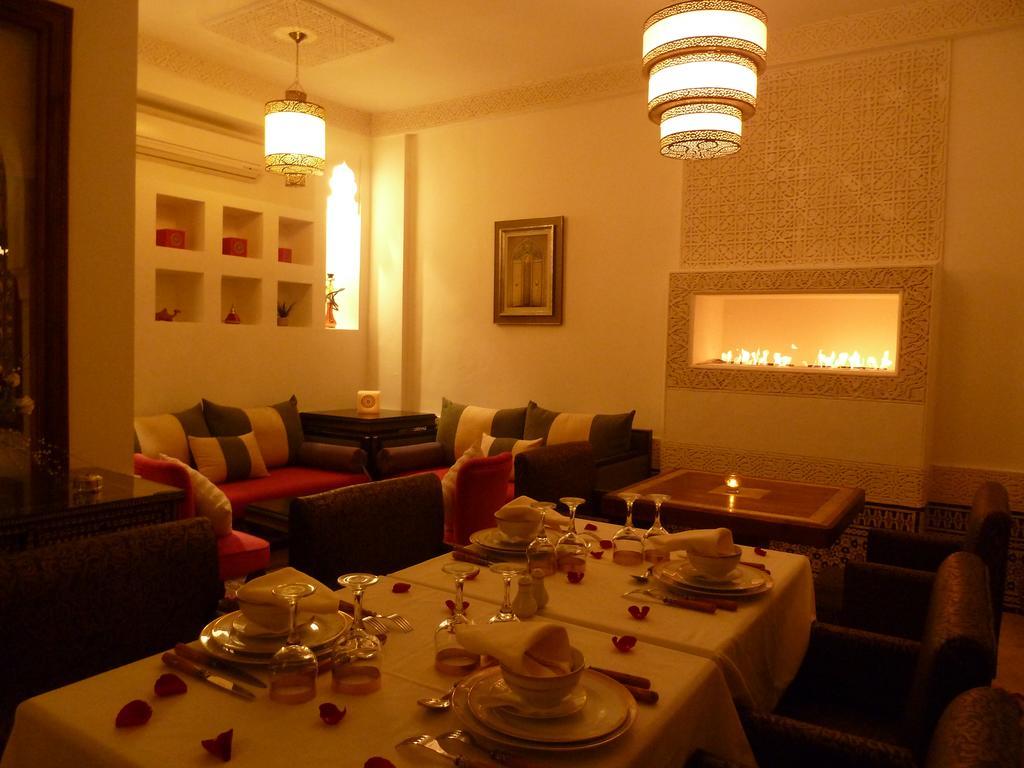 Riad Viva Marrákes Kültér fotó A Moroccan dining room