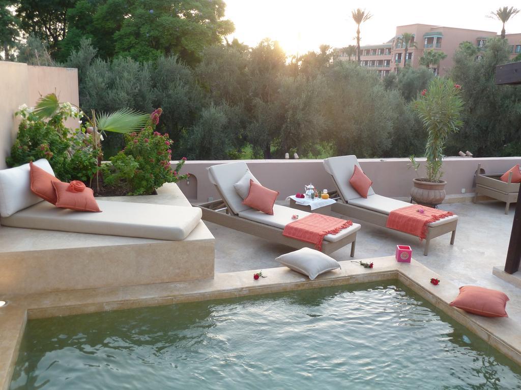 Riad Viva Marrákes Kültér fotó The swimming pool at the hotel