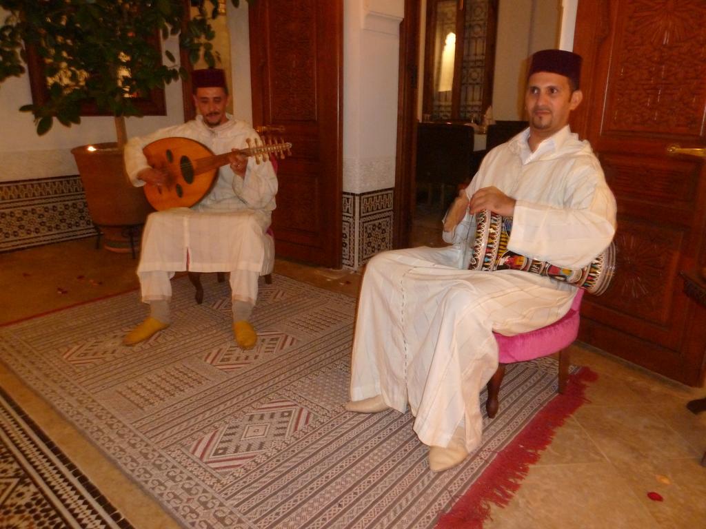 Riad Viva Marrákes Kültér fotó Gnaou musicians in Marrakech
